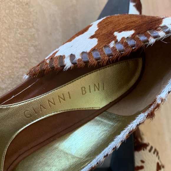 🎉HOST PICK🎉GIANNI BINI heel, brown/white fur, cut out sides, 3.5” heel. 8M EUC - Picture 9 of 12